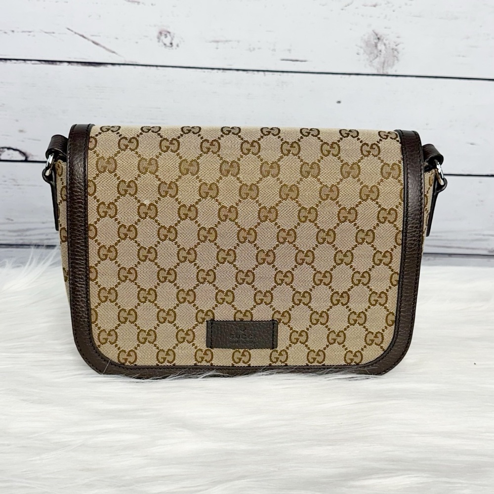 👜 Gucci GG Canvas Messenger Crossbody Bag - Picture 13 of 14